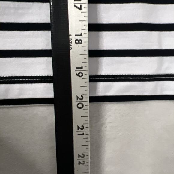 Madewell Women’s M Boxy T-Shirt White Black Stripe Short Sleeve Scoop Neck Top - Picture 9 of 10